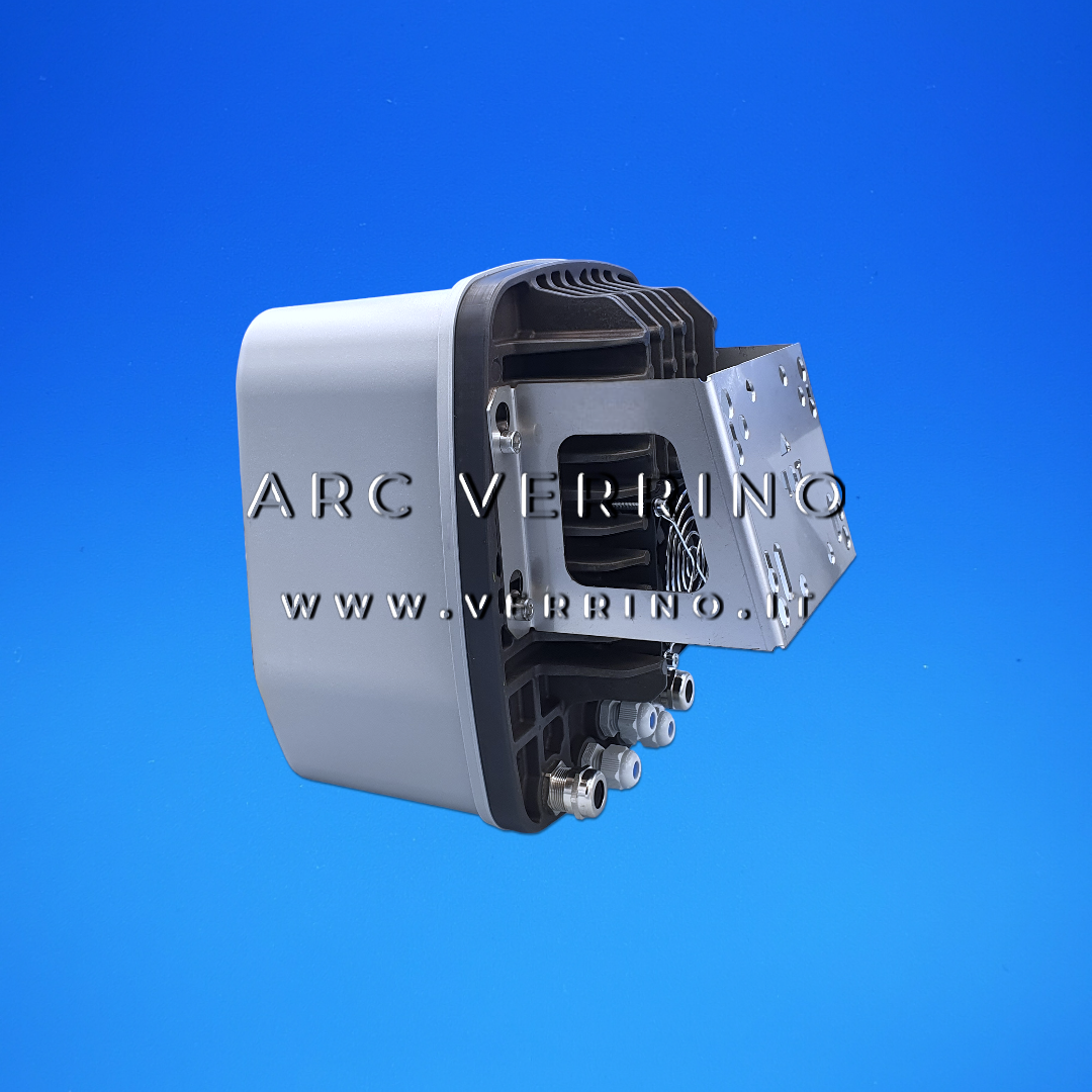 Inverter con raffreddamento ad aria per elettropompe - Dispositivo elettronico di controllo con alimentazione monofase e uscita motore monofase / trifase | Italtecnica NETTUNO UNIVERSAL