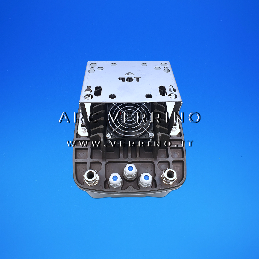Inverter con raffreddamento ad aria per elettropompe - Dispositivo elettronico di controllo con alimentazione monofase e uscita motore monofase / trifase | Italtecnica NETTUNO UNIVERSAL